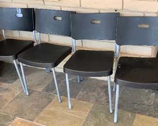 Set of 4 Plastic Chairs