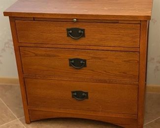 Thomasville Impressions Mission Oak Nightstand 27x28x17in HxWxD