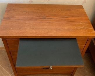 Thomasville Impressions Mission Oak Nightstand 27x28x17in HxWxD