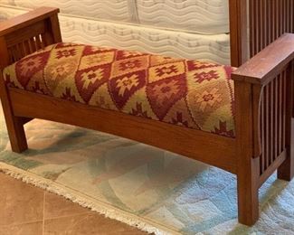 Thomasville Mission Oak Bench 24x54.5x17in HxWxD