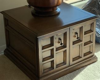 Single Vintage Walnut End Table 20x28x28in HxWxD