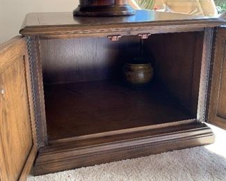 Single Vintage Walnut End Table 20x28x28in HxWxD