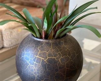Small Crackle finish pot