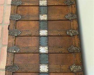 Antique Flat top Steamer Trunk/Chest Eagle Lock co 26x38x22 HxWxD