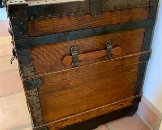Antique Flat top Steamer Trunk/Chest Eagle Lock co 26x38x22 HxWxD