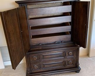 Vintage Walnut Gentlemen’s Dresser 56x42x21.5 HxWxD