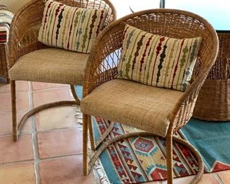 Wicker Rattan Bistro Set 2 Chairs & Table 28in H x 44in diameter Chairs: 31x25x26in HxWxD