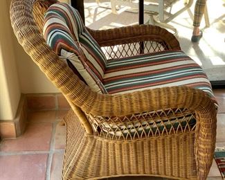 Oversized Wicker Rattan Accent Chair w/ Ottoman 37x36x40in HxWxD