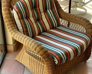 Oversized Wicker Rattan Accent Chair w/ Ottoman 37x36x40in HxWxD