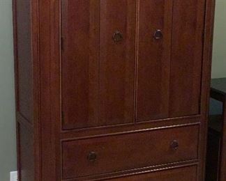 Thomasville Cherry Wardrobe Dresser 66.5x43x20in HxWxD