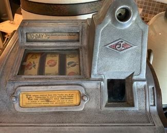 1930 trade stimulator/slot machine nickel pay out		
