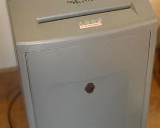 Techsolutions Paper Shredder		
