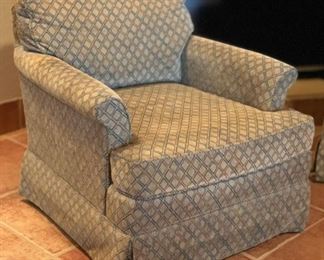 Masco furnishings padded swivel chair #1	30x32x32in	HxWxD
