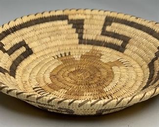 Tohono O’Odham Shallow Turtle Basket	2.5 in H x 13.5in Diameter	
