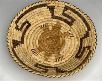 Tohono O’Odham Shallow Turtle Basket	2.5 in H x 13.5in Diameter	
