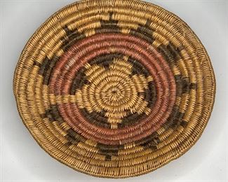 Native America Coil Basket w/ Star	2in H x 12 in Diameter	
