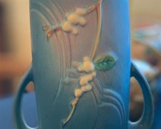 AS-IS Roseville Blue Snowberry Vase IVI-9	9.5inH	
