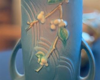 AS-IS Roseville Blue Snowberry Vase IVI-9	9.5inH	
