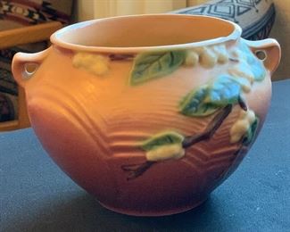 AS-IS Roseville Snowberry Jardiniere IJ-4	4.5in H	
