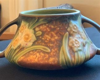 Roseville Flower 2-Handle Cup/vase	3.5in H	
