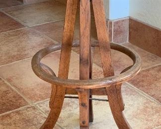 Antique Oak Adjustable Drafting Stool Weber Showcase & Fixture	30in H x 14.5in Diameter
