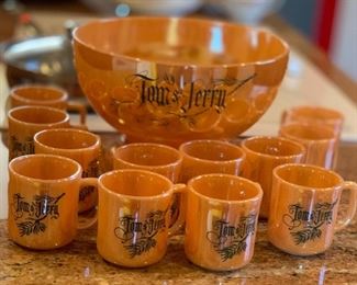 16 Pc Fire King Tom & Jerry Peach Lustre Punch Bowl Set		
