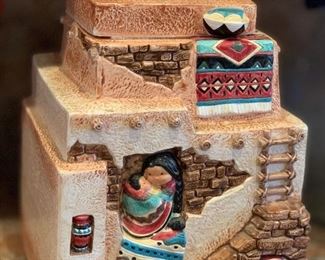 Karen Hahn Enesco Friends of a Feather Southwest Cookie Jar		
