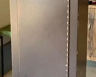 McWelco A-14 Safe	62x26x20in	HxWxD
