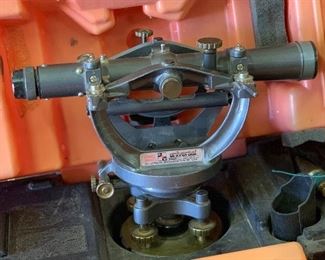 David White 8300 Transit w/ Legs		
