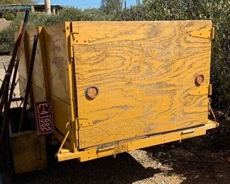 Utility Trailer		
