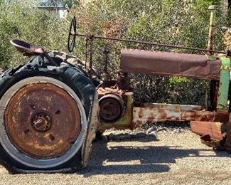 Antique John Deere Tractor Yard Art		
