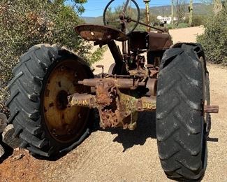 Antique John Deere Tractor Yard Art		
