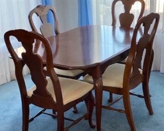 Cherry Wood Formal Dining Room Table w/ 4 Chairs	
