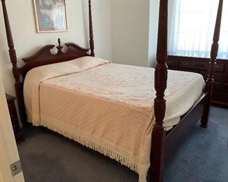 Queen Cherry Wood Bed w/ Tempurpedic Memory Foam Mattress 84x64x87in