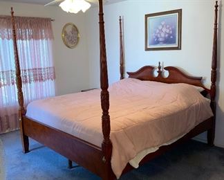 King Cherry Wood 4-Poster Bed 85x80x85in