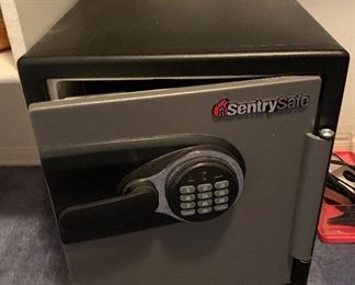Sentry Safe Fire Safe 18x18x18in