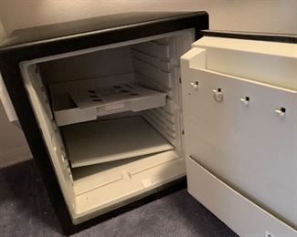 Sentry Safe Fire Safe 18x18x18in