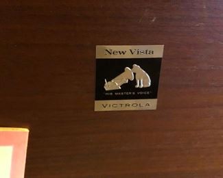 Oh, wow, that image was kinda confusing at first glance. New Vista Victrola