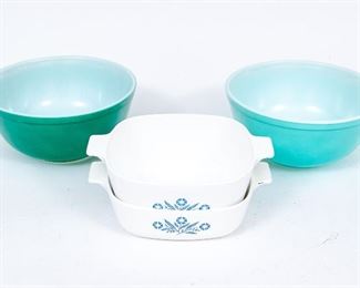 Two Pyrex Bowls And Two Corningware Cornflower Blue 
