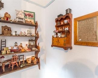 Antiques dollhouse furniture 