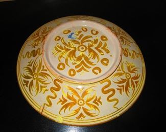 Verso of Large Faience Charger by Cantagalli, 19th c.