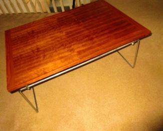 Dokka Mobler Table