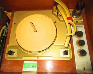 Turntable in Vintage Motorola Hi-Fi Cabinet