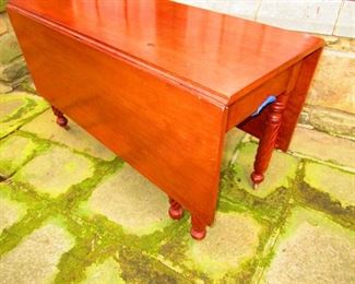 19th c. American Drop-leaf Table
