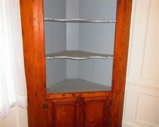 Early 19th c. American Corner Cabinet