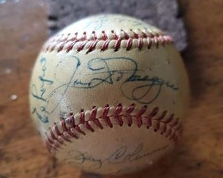 Joe Dimaggio "Sweet Spot" Signature on 1950 Yankees World Series Team Signed Baseball