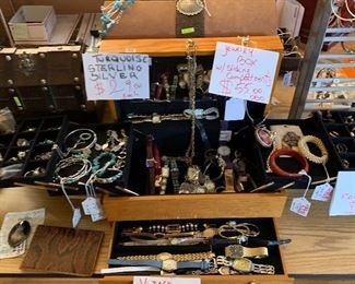 Large variety of vintage watches 
