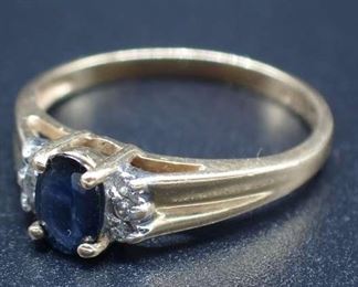 14K Gold Size 6 Ring W/ Blue Sapphire & Diamonds