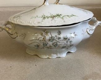 Theodore Haviland Limoges France tureen