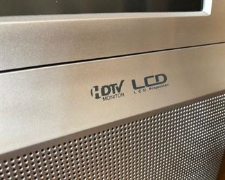 HDTV LCD